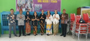 Semangat Kartini Masa Kini: Guru dan Staf Tampil Anggun Berbalut Kebaya dan Batik (6)