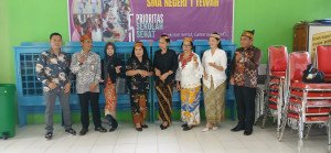 Semangat Kartini Masa Kini: Guru dan Staf Tampil Anggun Berbalut Kebaya dan Batik (15)
