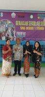 Semangat Kartini Masa Kini: Guru dan Staf Tampil Anggun Berbalut Kebaya dan Batik